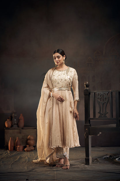 Suneri Anarkali Set